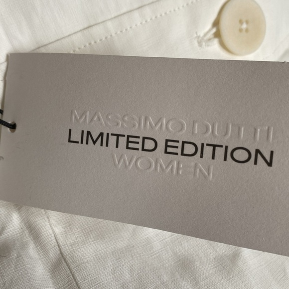 NWT. Massimo Dutti White Wide-Leg Waxed Trousers with Buttoned Strip. Size 6. - Picture 10 of 12